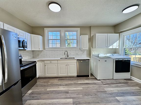4th image of 706 6th St #B