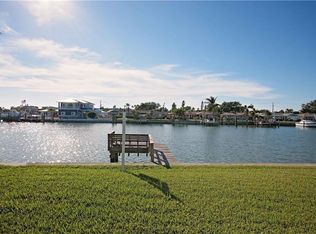11650 5th St E, Treasure Island, FL 33706