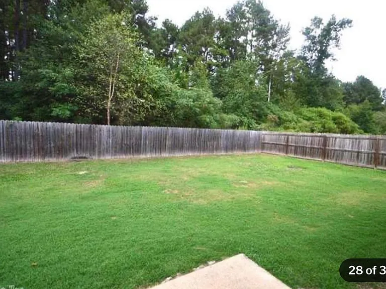351 Meadow Creek Dr — Photo 5