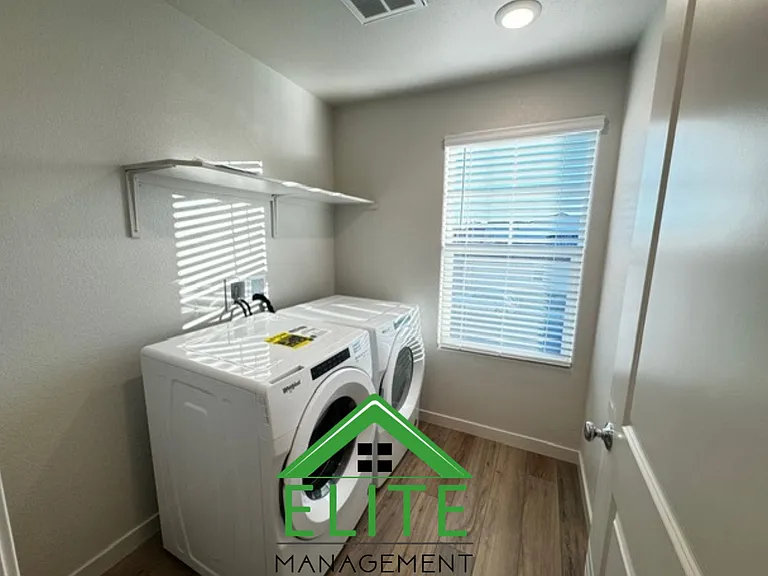672 Diamond Valley Rd — Photo 13