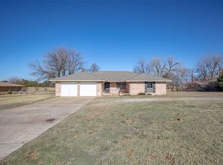 823 E Lea Ter, Mustang, OK 73064
