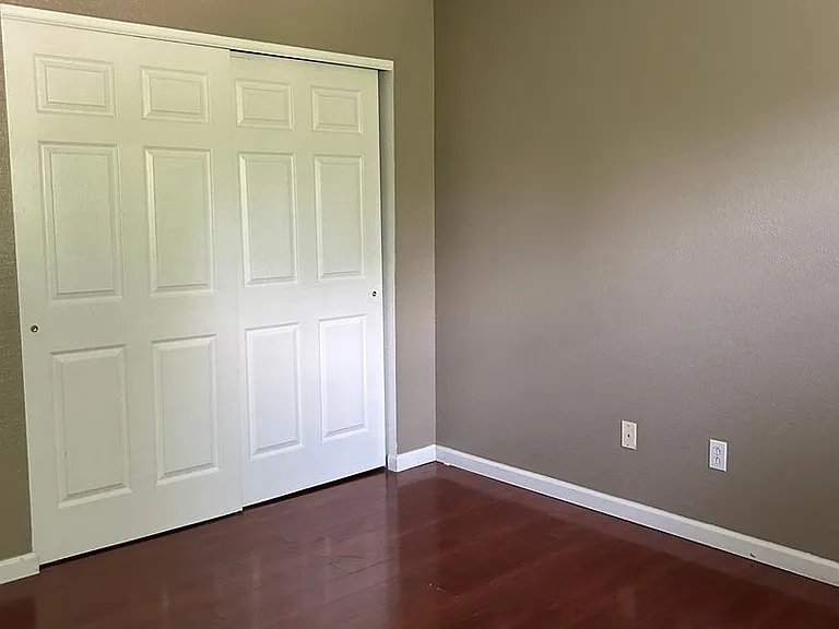 1456 Kingsley Dr — Photo 4