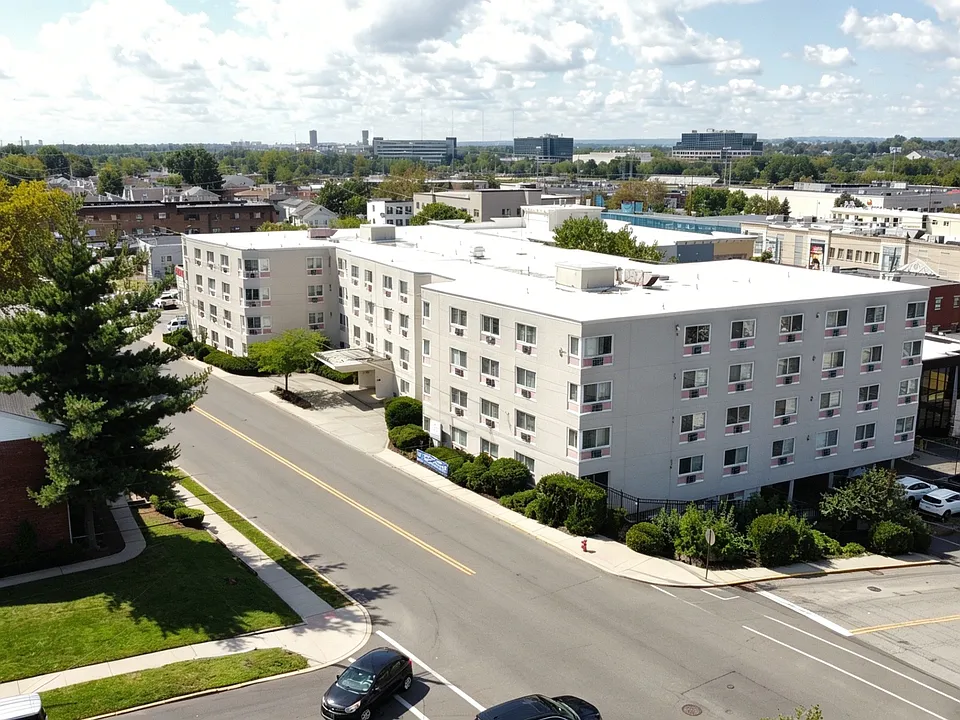 333 Grand Ave #2R