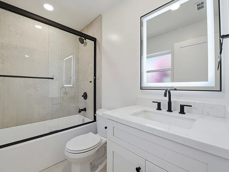447 Alviso St — Photo 29