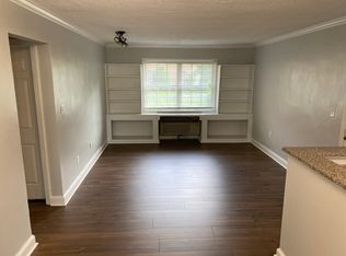 1706 W Abingdon Dr APT 102, Alexandria, VA 22314