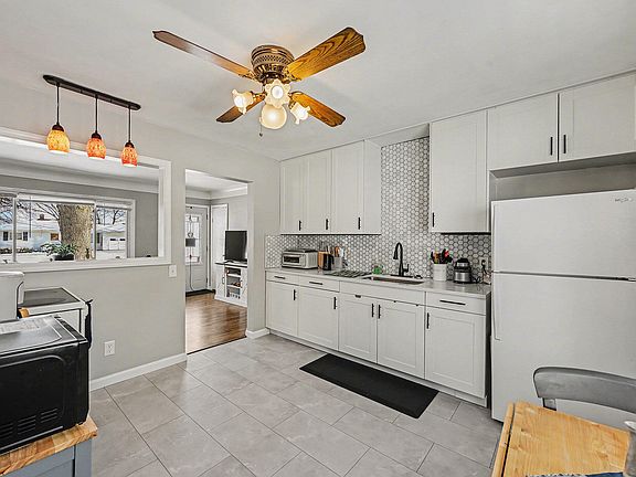 5th image of 7644 Garden Ln