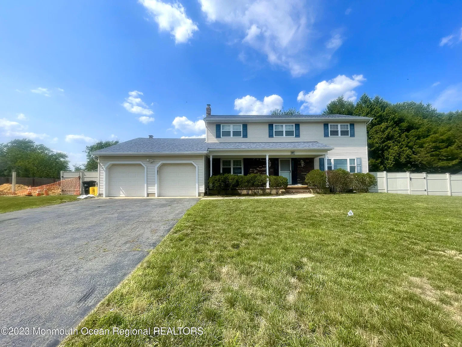 4 bed, 4.5 bath, 2517 sqft, $4,200 — Photo 2