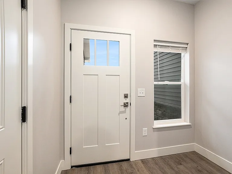 SummitTownhomes_2Bedrooms_InteriorFrontDoor