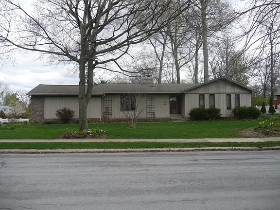 2nd image of 290 Cottswold Dr