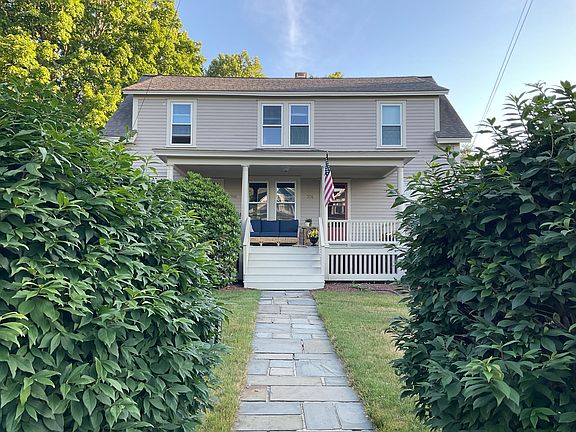 2nd image of 304 Thoreau St