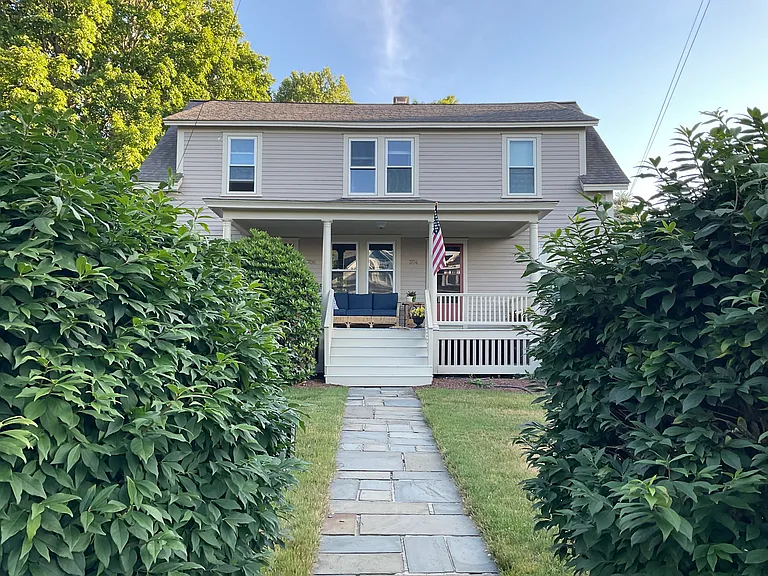 304 Thoreau St — Photo 9