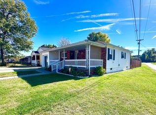 2301 McKinley Ave, Saint Albans, WV 25177