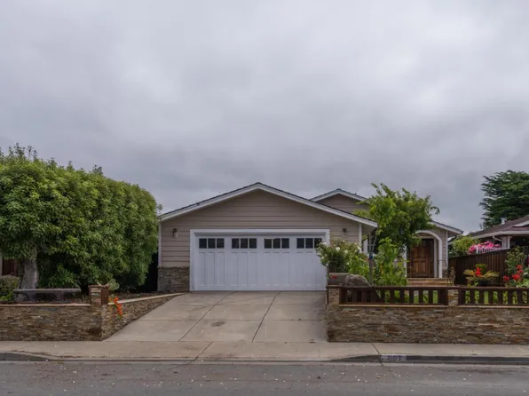 607 Alsace Loraine Ave, Half Moon Bay, CA 94019