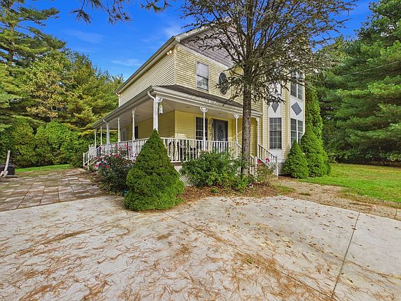 4th image of 22 Freemens Cir