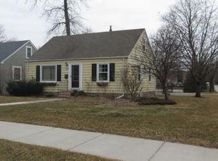 102 Van Buren Ave S, Hopkins, MN 55343