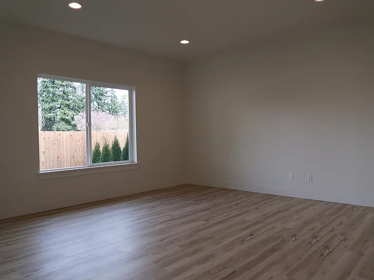 Seven Oaks Luxury Duplexes — Photo 20