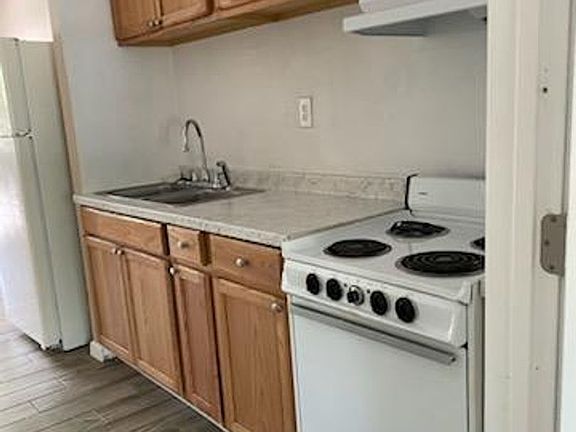 5th image of 27 W Crystal Ave APT 207