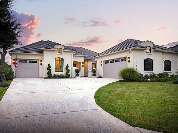 2nd image of 1104 Flint Ridge Trl