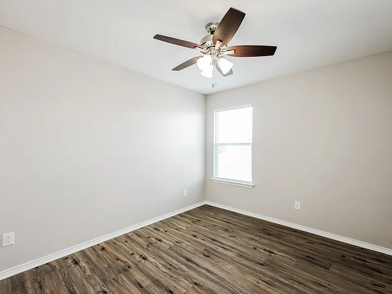 8434 Cedar Mdws — Photo 16