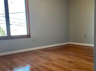 122 Ridge Rd, Lyndhurst, NJ 07071