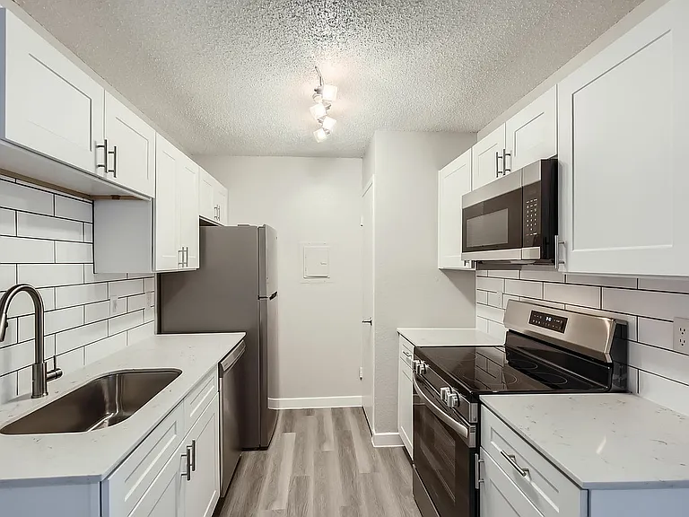 Rise Hillcrest — Photo 10