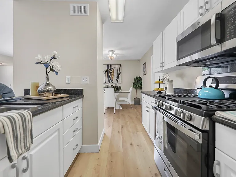 74237 Catalina Way — Photo 6