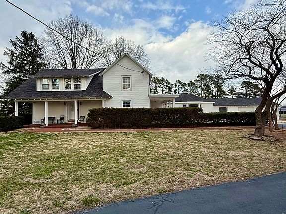 4th image of 2202 S Farm Road 107