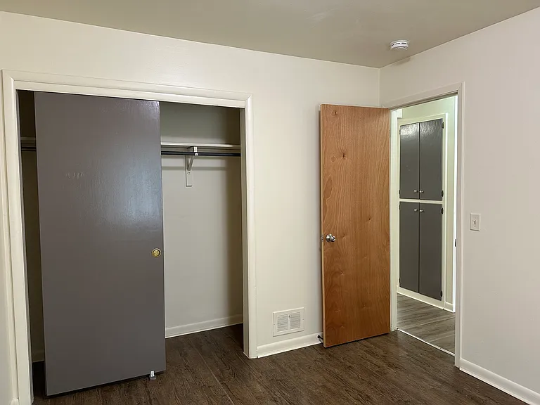 2106 Lake Point Dr #2 — Photo 4