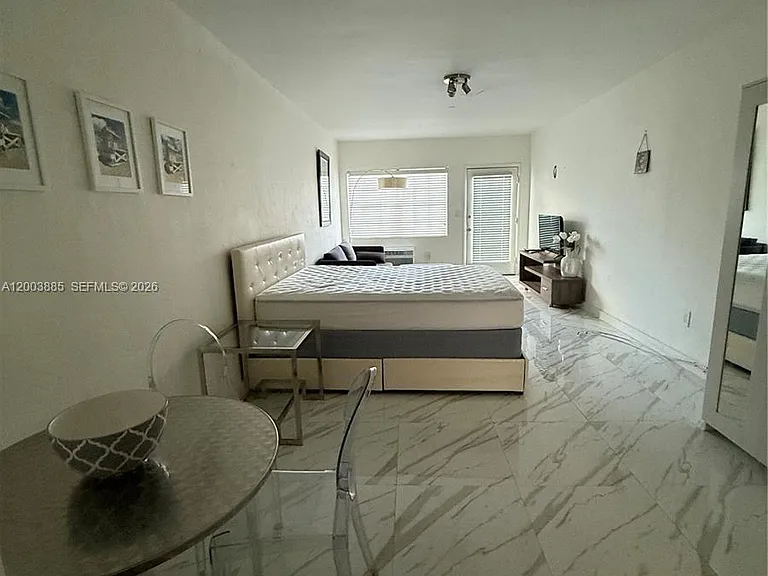 1611 West Ave #12 — Photo 3