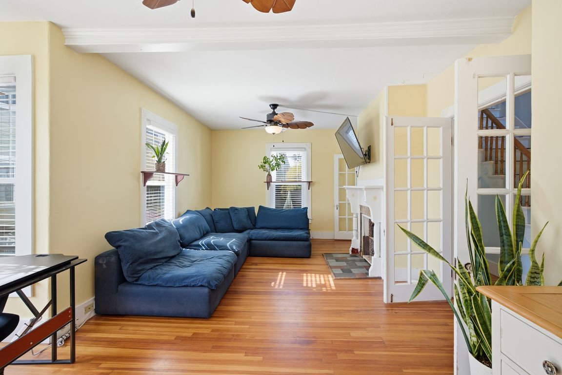 next background image