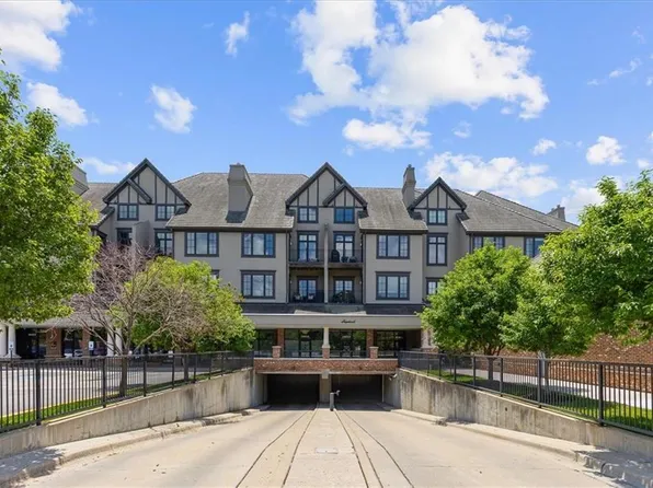 10511 Mission Rd Unit 203A, Leawood, KS 66206