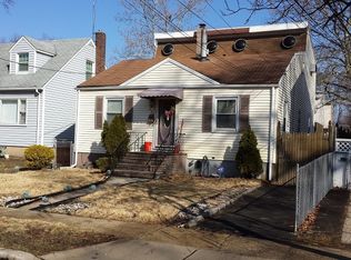 448 W 2nd Ave, Roselle, NJ 07203