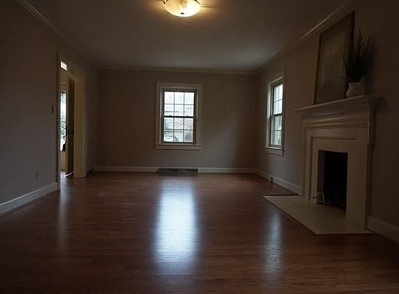 Family 1 w/fireplace