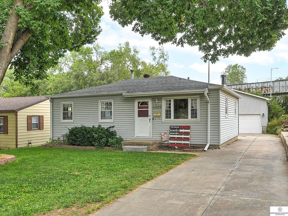 1st image of 4205 S 60th Ave