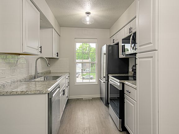 5th image of 1303 La Chateau Dr