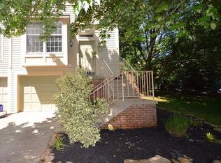21917 Myrtlewood Sq, Sterling, VA 20164