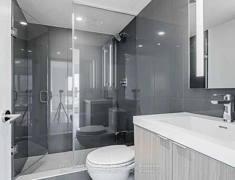 585 Bloor St E #1521 — Photo 22
