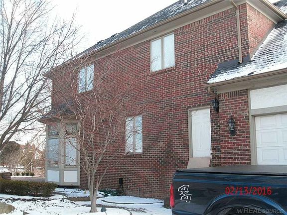 3rd image of 48228 Conifer Dr