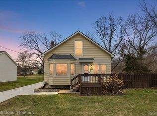 2281 Dexter Rd, Auburn Hills, MI 48326