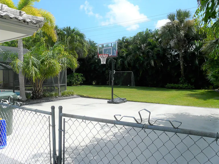1120 SW 15th St — Photo 13