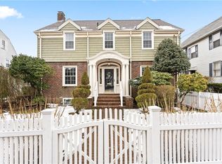 281 Rochambeau Ave, Providence, RI 02906