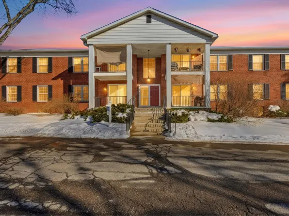 27636 E Echo Valley Unit 136, Farmington Hills, MI 48334