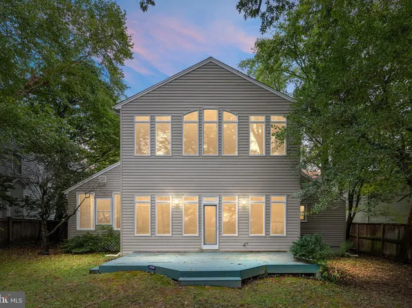 307 Pine St, Falls Church, VA 22046