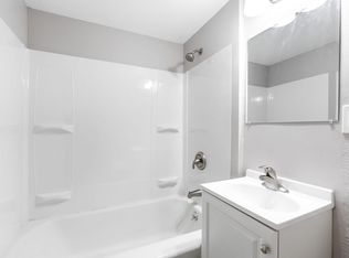 2255 W Broad St #103, Columbus, OH 43223