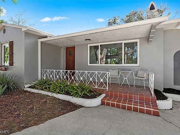 2nd image of 2655 McGregor Blvd