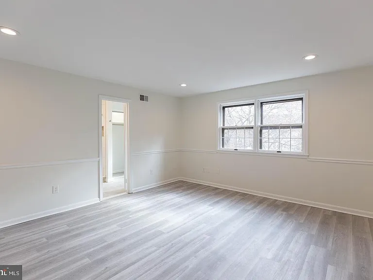 9311 Marycrest St — Photo 17