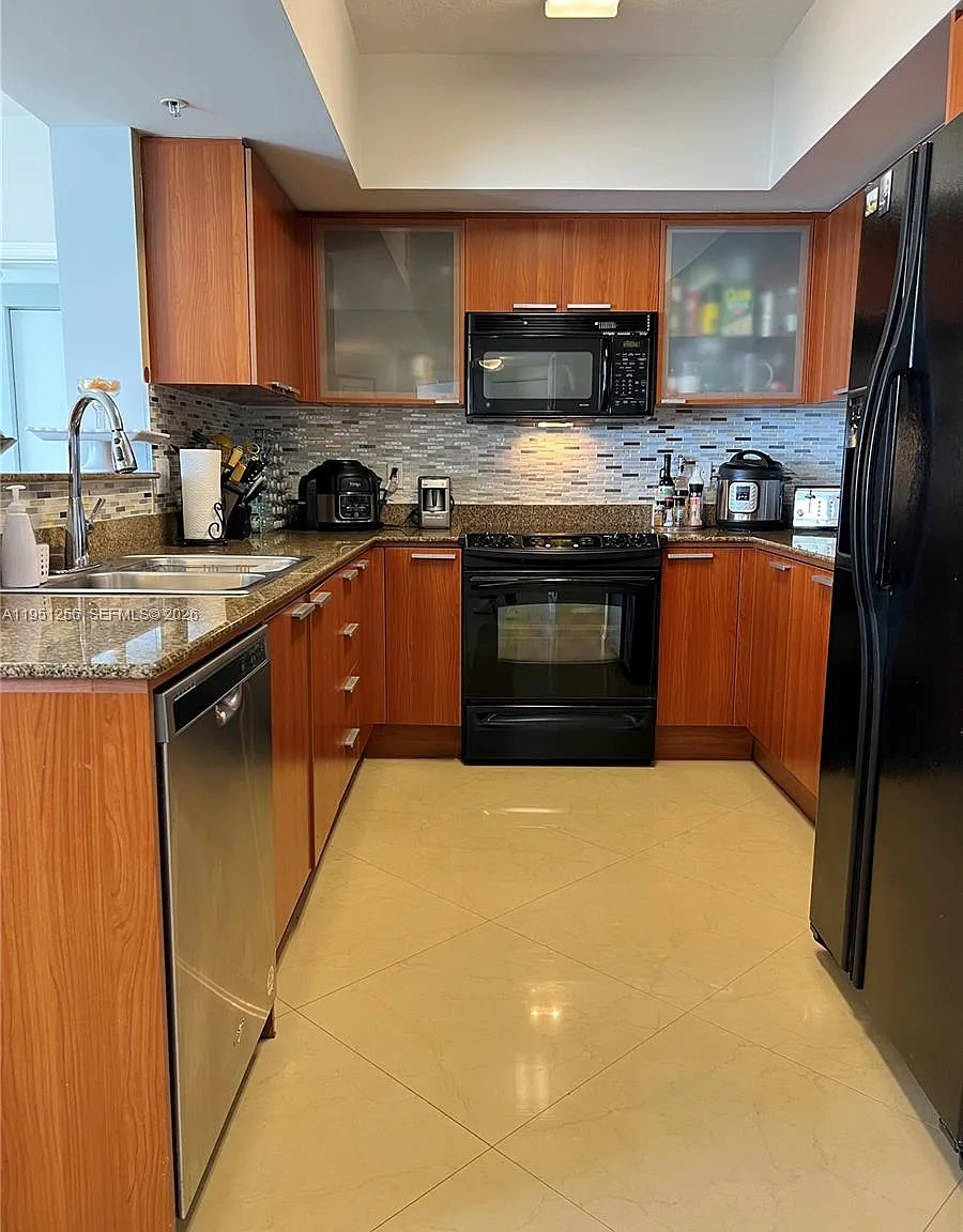 2 bed, 1266 sqft, $4,250 — Photo 2