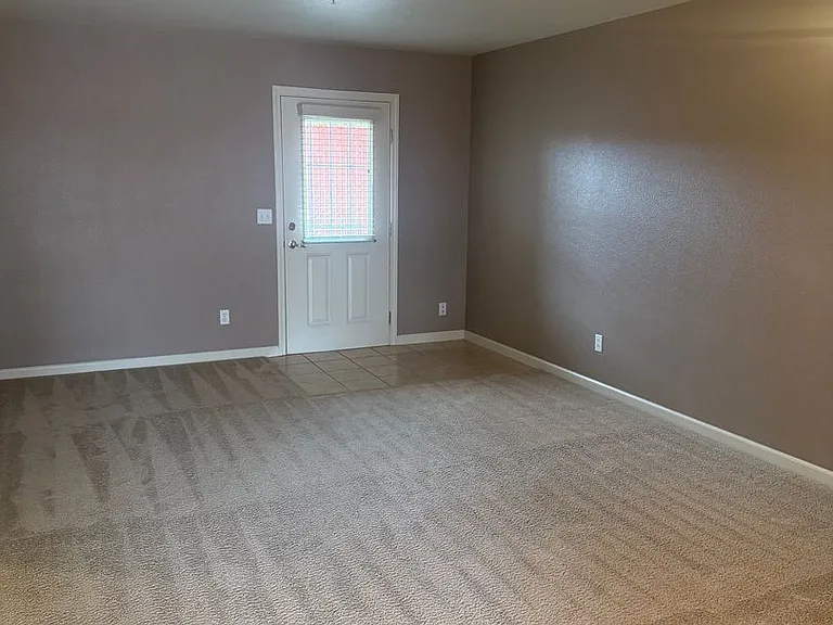 121 Healdsburg Ave — Photo 5