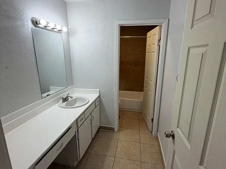 5935 Fairgreen St — Photo 7