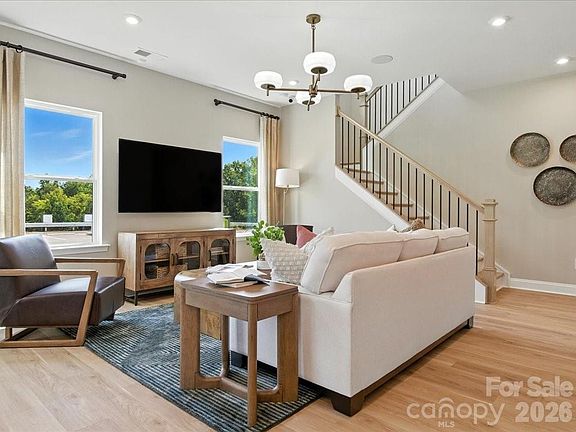 3rd image of 459 Nash St